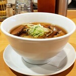 暁雲 - どんこ椎茸麺 並 上質な白い細麺