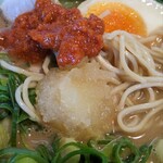 大砲ラーメン  - やっぱり、下ろしニンニクと辛子ニンニクは必須❗