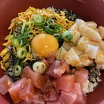 すき家 - 海鮮ちらしユッケ丼