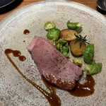 luogo - 新潟もち豚　炭火　新じゃが　芽キャベツ