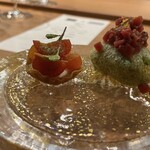 Restaurant Honjin - アボガドのタルタルとクジラのタルタル
            ミニトマト、ローズマリー
            