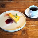 Cheese Tavern CASCINA - 自家製ベイクドチーズケーキ