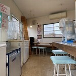 ラーメン　サム吉 - 店内…どこか懐かしい雰囲気♫