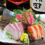 Assorted sashimi (3 items)