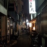 炒肴酒飯店 010 - この路地の左側