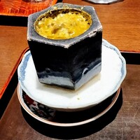 日本料理 徳専 - 鮑と鮑の肝と山羊の乳の石焼き