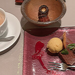 ルフージュ - 本日のデザート　チョコレートのテリーヌ　コーヒー　小菓子カヌレ