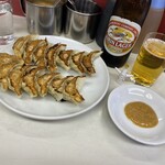 ぎょうざ専門店 赤萬 - 餃子２人前＋ビール小瓶