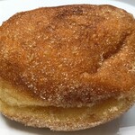 C'EST UNE BONNE IDEE - マラサダ(シナモン) 横