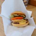 フレッシュネス バーガー - チーズバーガー ¥490/税込