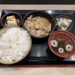 上州もつ次郎 - もつ煮定食(760円)