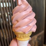 縄文天然温泉　志楽の湯 - 季節のソフトクリーム(苺)