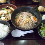蜀味三国 - 海老、イカ、ホタテとXOソース炒め定食（ラーメン付）