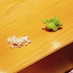 こま田 - 薬味の塩と山葵