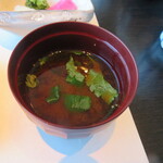 なだ万 - 赤出汁（アップ）