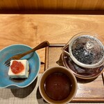 日本料理 仁 - 豆腐のレアチーズ　黒豆茶