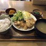 ニシクボ食堂 - 鶏肉の甘辛パリパリ揚げ定食