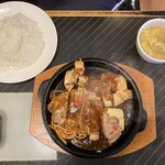 237238283 - 240302土　大阪　土佐勝　サービスランチポークチキン定食900円