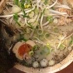 ラーメンなる木 - 黒ゴマラーメン
*✧₊✪͡◡ू✪͡

待っている間に黒ゴマをすりました♪

