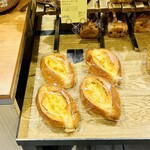 ANDERSEN - サムソーチーズフランス
                        デンマークのサムソーチーズのやさしい味わい。トーストするとチーズの風味がいっそうふわり。