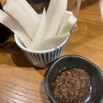 Tenpura Sakaba Kitune - お通し300円(税別)食べ放題