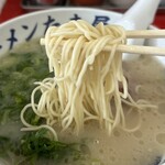 長浜ラーメン くにえぃ たま屋 - ぱっつん歯応え低加水細麺
