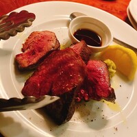 カルネジーオ イースト - 