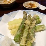 栄寿し総本店 - アスパラの天ぷら