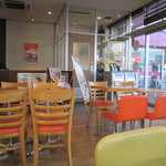 ロッテリア - 喫煙席は区画されて有り