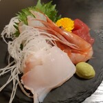 魚料理 炭火串焼 かねり - お刺身 アンコウ甘エビマグロ？ヒラメ？