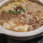 魚料理 炭火串焼 かねり - モツ鍋 煮えました