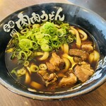 Gansoniku Niku Udon - メニュー:牛肉肉うどん ¥850(税込)