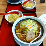 Hachiban Ramen - Bセット