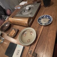 自家製粉石臼挽きうどん 青空blue 本店 - ３人掛けテーブル席
