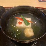 山玄茶 - カニ真薯、とろとろワカメの椀もの