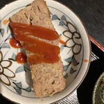 一滴八銭屋 - このミートローフもうんまい！
      
      もう少し大きく切ってくれたらいいのに…