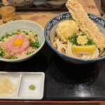 難波千日前 釜たけうどん - 