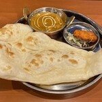 ミニ ネパール レストラン&バー アリサ - スンダルランチ 
            (ベジタブルカレー(激辛)･ナン･チキンティッカ)