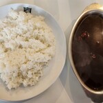 カレーの店 ボンベイ - 硬めのライスがいいんです