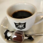 カレーの店 ボンベイ - 食後のコーヒーとチョコレート