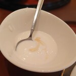 ながしま荘 - ヨーグルトにちょっと蜂蜜。