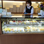 銀座 ウエスト 日野工場直売店 - 