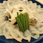 ふぐ 牧野 - てっさ　肉厚でボリューム満点