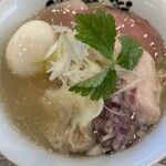 貝だしらぁめん四季彩  - ワンタンはプリプリして美味しい　特製貝だし塩らぁめん1300円