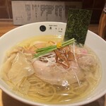 Nippon Ramen 凛 KYOTO - 塩ワンタン麺（1600円）+名古屋コーチン地鶏半熟玉子（200円）