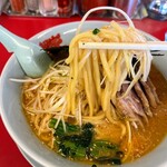 ラーメン山岡家 - 麺のアップ