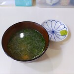 Osashimi Donya - セットのお味噌汁