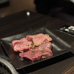 焼肉酒家 傳々 - 