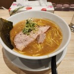 麺や えいちつー - ラーメン