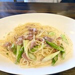 Pittsueria Baru Kakutasu Doro - ・炒め生ハムとアスパラのトマトクリームソース　生パスタ（乾麺に変更）